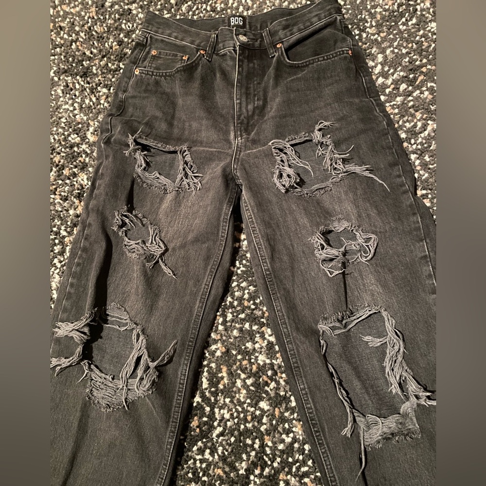 BDG High Rise Distressed Jeans - Picture 3 of 4